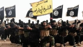 Teror zdvíha hlavu: Snažia sa USA oživiť ISIS?